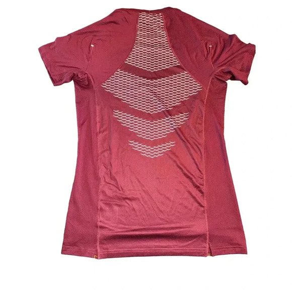 NIKE NEW COMPEESSION shirt size 2XL maroon - Picture 3 of 3